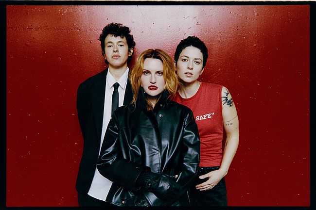 「MUNA、“最高の要素が詰まった”新曲「Dancing On The Wall」公開」1枚目/2