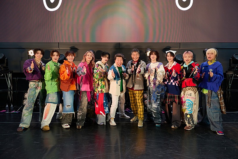 「＜イベントレポート＞BUDDiiS　9人勢ぞろい、ダチョウ倶楽部＆バディと祝ったメジャーデビュー記念日に“キス芸”も炸裂」1枚目/7