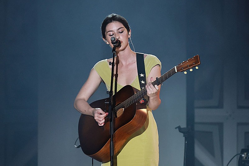 「グレイシー・エイブラムス、米NYストーンウォール・モニュメントのプライド旗撤去に言及」1枚目/1