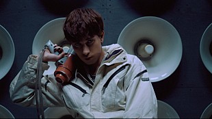 「SUPER★DRAGON、AIに支配される社会への不満を「Break off」MVで描く」