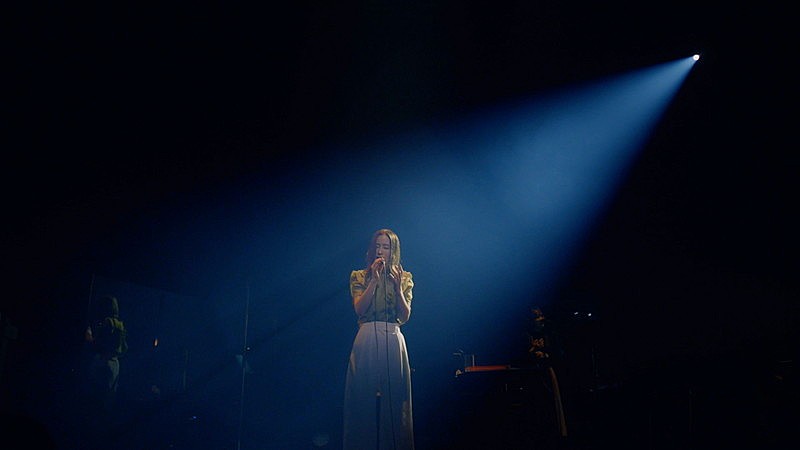「Uru、映画『教場 Reunion』主題歌「心得」ライブ映像を公開 アルバム発売日にスタジオライブ配信へ」1枚目/5