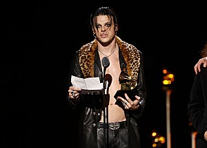 ヤングブラッド「ヤングブラッド、「Zombie」で初の米ビルボード“Alternative Airplay”チャート首位を獲得」