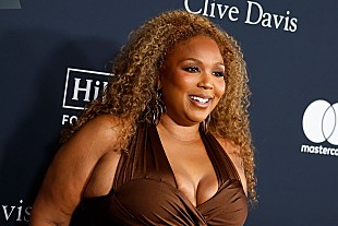 「リゾ、ハリー・スタイルズよりもうまくこなせることを明かす「ごめんね、ハリー！」」