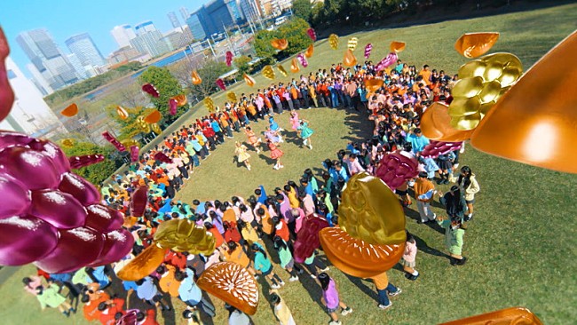 「『果汁グミ「ミックスしあうと、私たちはも～っと輝く！」篇』」6枚目/20