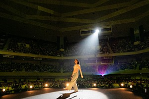 ライブレポート＞藤原さくら、仲間たちと10年の軌跡を紡いだ“大音楽会