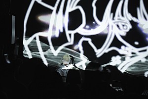 テクノポップ・有機・シンセサイザーちゃん「＜ライブレポート＞テクノポップ・有機・シンセサイザーがパーティー開催　6組が鳴らした“新しいテクノ”」