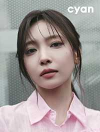 MAYUKA（NiziU）が『cyan』両面Wカバー、軽やかなカラーを取り入れた春