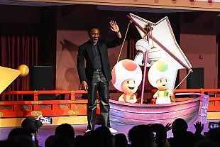 「ドナルド・グローヴァー、チャイルディッシュ・ガンビーノ復活の可能性についてコメント「音楽を作ることは今でも本当に大好き」」