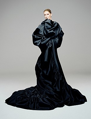 「セリーヌ・ディオン、今秋パリで復帰コンサート開催「みなさんに会えることが待ち遠しい」」