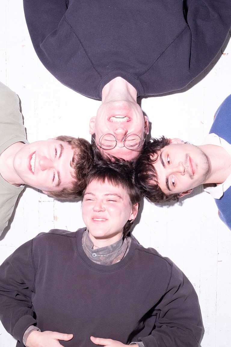 フリコ「フリコ、新曲「Still Around」公開」