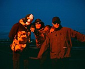 「ニーキャップ、ニューAL『フェニアン』よりタイトル曲のシュールなMV解禁」1枚目/2