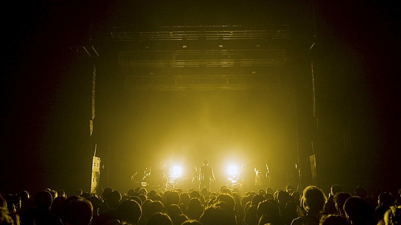 「jo0ji、最新ツアーから「不屈に花」ライブ映像公開」1枚目/4