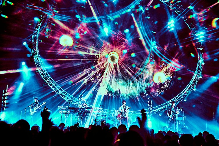 マカロニえんぴつ「<ライブレポート>マカロニえんぴつが観客と紡いだ、熱に満ちた一夜――全国ホールツアー東京公演」