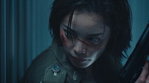 平手友梨奈「平手友梨奈、新曲「Kill or Kiss」MVでアクションに挑戦」