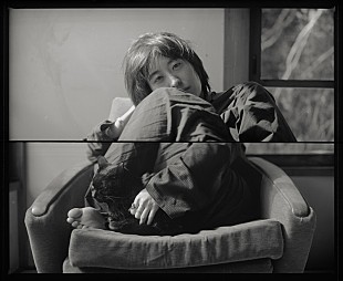 「角銅真実、アニメ『クジマ歌えば家ほろろ』EDテーマ「ほろろ逍遥」MV公開」