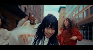 紫今「紫 今、“ルーツをたどる”「New Walk」MVをニューヨークで撮影」