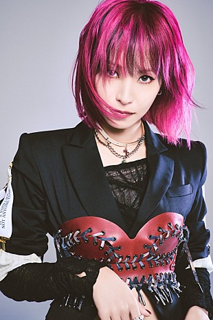 「＜Archive＞LiSA、「紅蓮華」「炎」「Catch the Moment」などトップ10入り18曲 チャートデータで振り返る15年の軌跡」