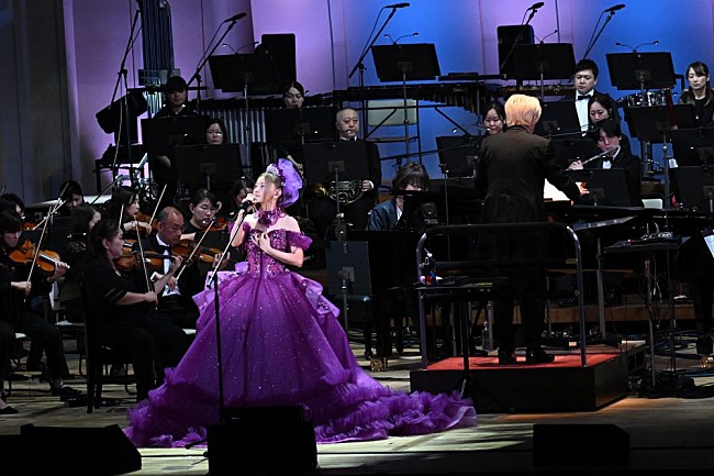 「＜ライブレポート＞倉木麻衣シンフォニックコンサートが開幕　春のNHKホールに響く新たなオーケストラサウンド」1枚目/3