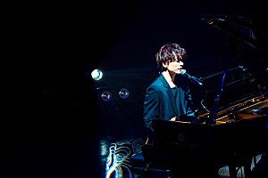杉本雄治「＜ライブレポート＞杉本雄治（ex.WEAVER）がフレデリック三原健司＆神サイ柳田周作と共演　ピアノと歌で紡いだ温かな一夜」