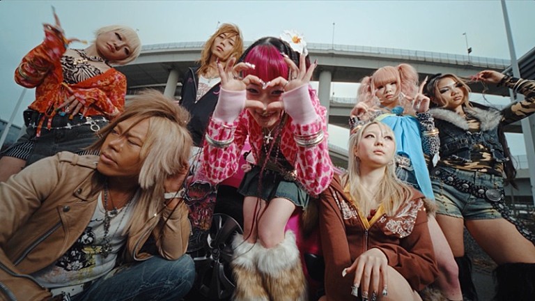 水曜日のカンパネラ「水曜日のカンパネラ、平成ギャル姿の詩羽が古代ローマの英雄とカーチェイス「スキピオ」MV公開」