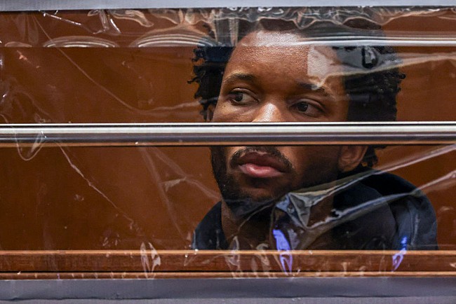 「d4vd、レイヴェイ／ダミアーノ・ダヴィド／カリ・ウチスらとのコラボ曲が配信サービスから削除」1枚目/1