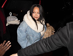 リアーナ「リアーナ、娘ロッキとの雑誌撮影の舞台裏を公開「ハイファッション・ベイビーは誰？」」