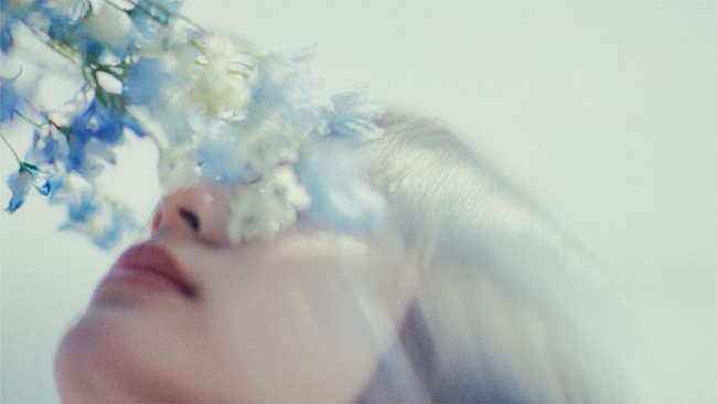 「シャイトープ、触れられない存在の美しさを「リフレイン」MVで描く」1枚目/5