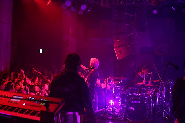 「BREIMEN【AVEANTING 2026】ライブ写真」4枚目/8