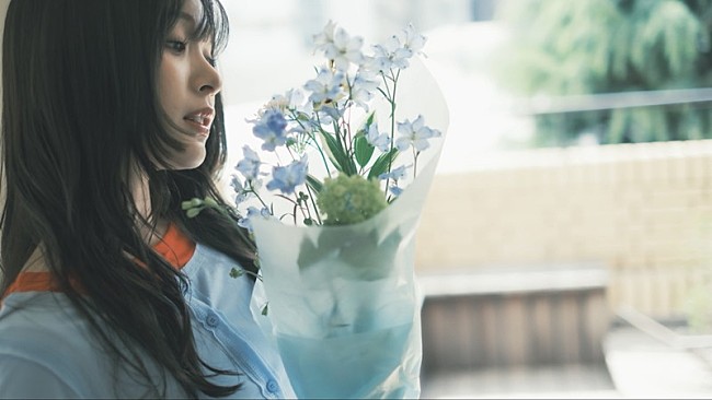 「『tonun - 「花束」 （Official Lyric Video）』」2枚目/6