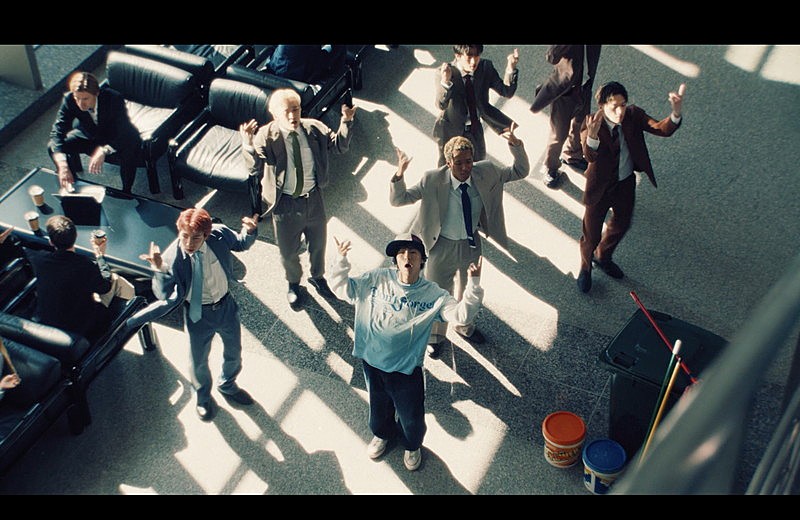 「『Ayumu Imazu - CLASSIC [Music Video] 』」2枚目/16