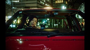 「宇多田ヒカル、新曲「パッパパラダイス」MVでタクシードライバーに扮する」