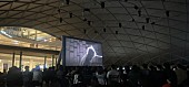 「坂本龍一、最後のピアノソロ『Opus』野外上映に約7,000人が酔いしれる　日本初上演【KAGAMI+】ティザー公開も」1枚目/5