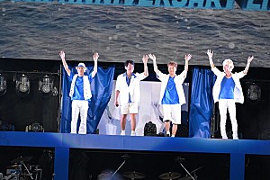 TUBE 2017 横浜スタジアム sunny day ?Live&amp;Back Stage? + 2016 大晦日 [Blu-ray] TUBE 2017 横浜スタジアム sunny day + 2016 大晦日 DVD