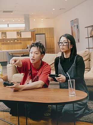 「宇多田ヒカル×佐藤健がテトリス対決」