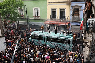 「U2、新曲「Street of Dreams」MVをメキシコで撮影」