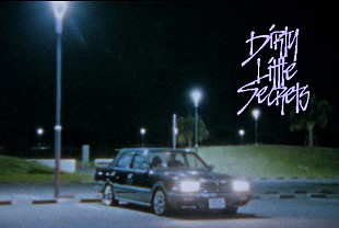 「CLAN QUEEN、バンドの現在地を記す「Dirty Little Secrets」MV公開」
