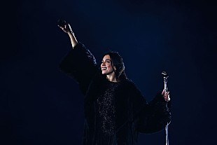 「デュア・リパ、最新ツアーを収めた『ライブ・フロム・メキシコ』コンサート映画＆ライブ・アルバムをリリース」