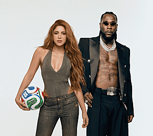 「シャキーラ＆バーナ・ボーイ、【FIFAワールドカップ2026】公式ソング「Dai Dai」公開 日本語歌詞も登場」
