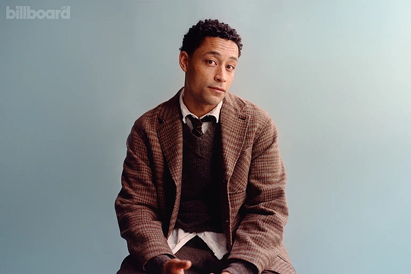 「＜フジロック’26出演＞ロイル・カーナー、父親になることと30代の到来がニューALに与えた影響を語る「かつては想像もできなかった自分になれた」」1枚目/2