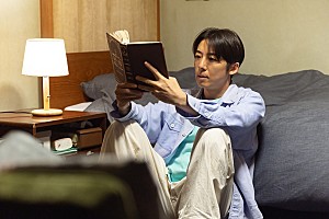 「「リボ－ン～最後のヒ－ロ－～」「『最後のヒ－ロ－』は一体何を救うんだろう？」「光誠（高橋一生）のハンバ－ガ－の食べ方が前と違うのが気になる」」