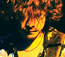 T字路s、浅井健一と初ツーマンライブ開催決定 | Daily News
