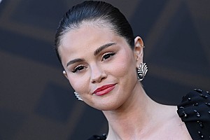 セレーナ・ゴメス「セレーナ・ゴメス、『マーダーズ・イン・ビルディング』新シーズンのロンドン撮影舞台裏を投稿」