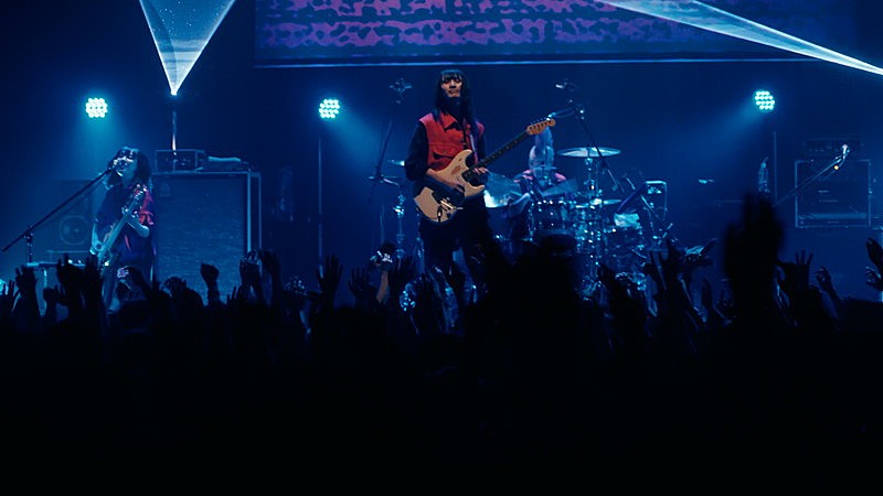 「NEE、Zepp DiverCity公演より「マニック」ライブ映像を公開」1枚目/2