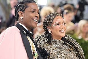 「リアーナ＆エイサップ・ロッキー、第2子＆第3子出産時にお互い冗談を言い合っていたと明かす」