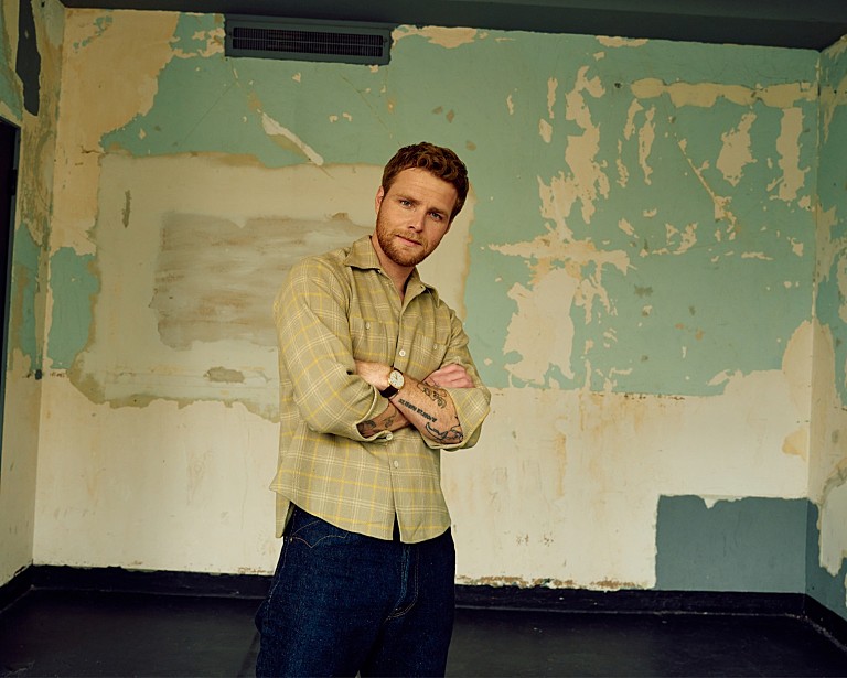 アレックス・ウォーレン「アレックス・ウォーレン、新曲「PASSENGER」で愛する人と未来へ進んでいく決意を描く」