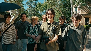 「Travis Japanのトラベルドキュメンタリー、特別な夏休みのフィナーレを告げる予告映像が公開」