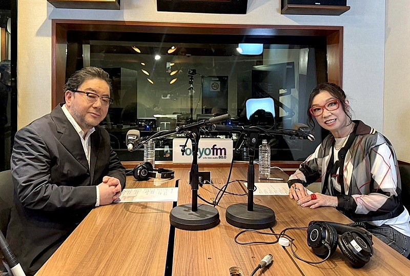 「松任谷由実×秋元康、“ガチトーク番組”で対談&秋元が作詞家としてユーミンプレイリスト選曲も」1枚目/3