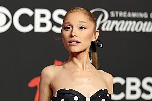 アリアナ・グランデ「アリアナ・グランデ、ニューAL『ペタル』収録曲タイトルを1曲ずつライブで発表」