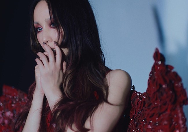「中島美嘉、アニメ『淡島百景』ED主題歌「光」MVは光と影のコントラストで楽曲世界を体現」1枚目/2
