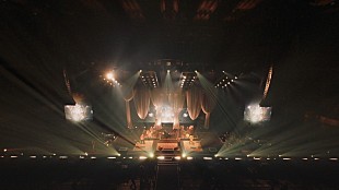 「RADWIMPS、メジャーデビュー20周年記念ツアーより「賜物」ライブ映像を公開」